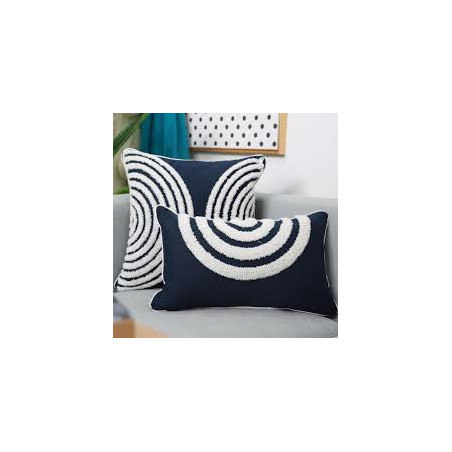 Coussin brodé bleu et blanc